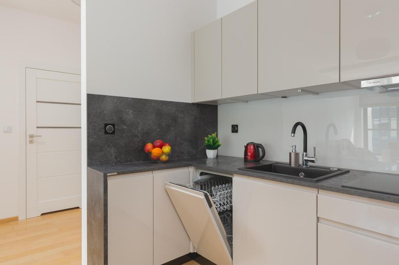 Dzielna Wola By Renters Apartment Warsaw